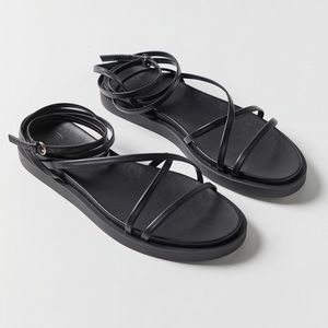 UO strappy sandal size 7